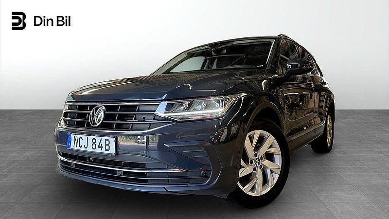 Grå (urano grey) Begagnad 2021 VW Tiguan Life SUV | 304 900 kr (Lite dyr) - Bild 1/4