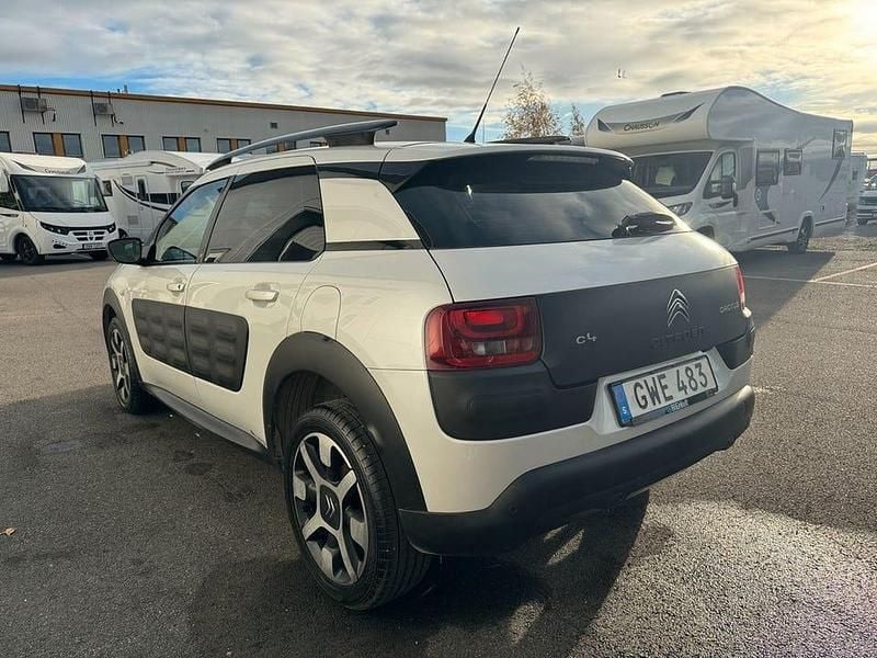 Begagnad Citroën C4 Cactus PureTech 82 HK (60 kW) 2015 Vit Halvkombi