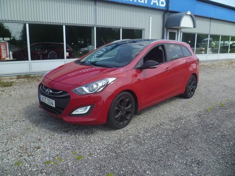 Begagnad Hyundai i30 Edition 111 HK (81 kW) 2014 Röd Kombi