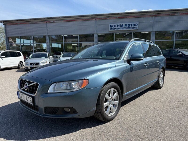 Blå (blå metallic) Begagnad 2012 Volvo V70 Momentum Kombi | 99 900 kr (Marknadspris) - Bild 1/4