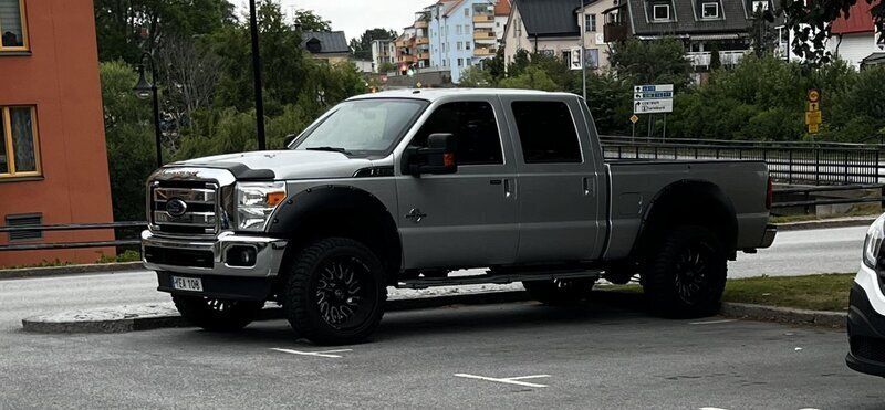 Silver Begagnad 2014 Ford F350 | 445 000 kr - Bild 1/2