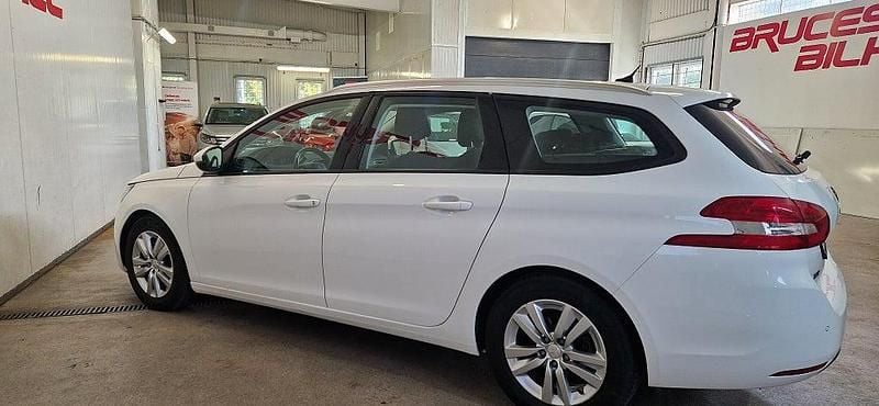 Begagnad Peugeot 308 SW Active 131 HK (96 kW) 2014 Vit Kombi