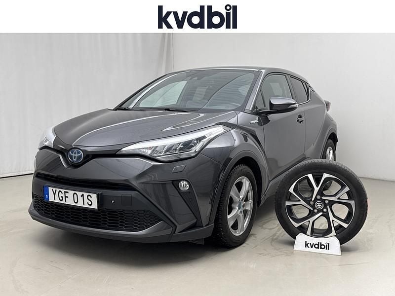 Grå Begagnad 2021 Toyota C-HR SUV | 209 900 kr (Bra pris) - Bild 1/3