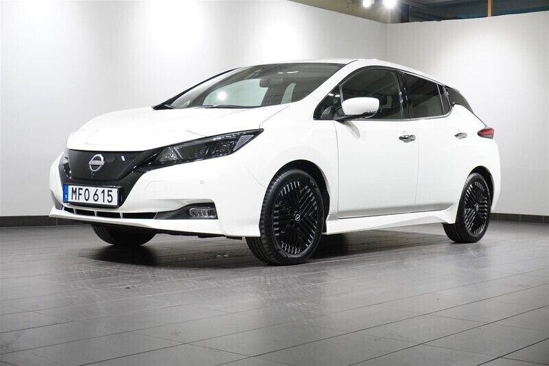 Okänd Begagnad 2023 Nissan Leaf 360º Halvkombi | 208 800 kr (Marknadspris) - Bild 1/4