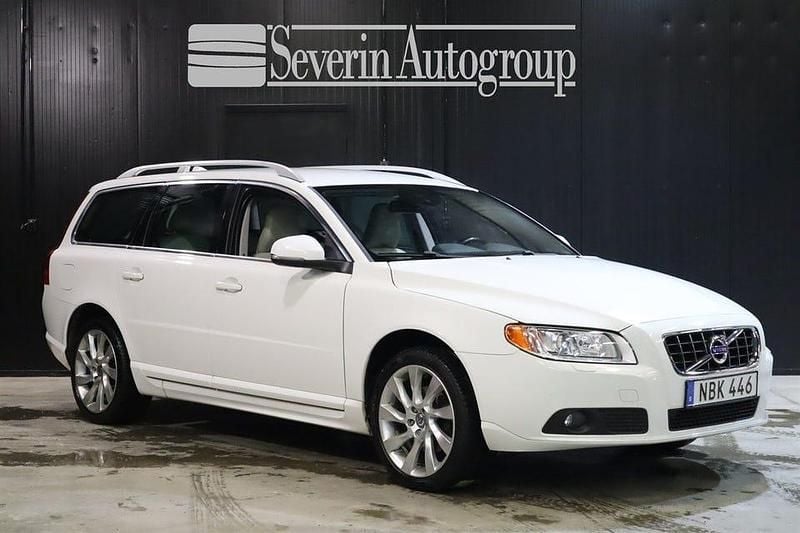 Vit Begagnad 2012 Volvo V70 Summum Kombi | 79 900 kr (Marknadspris) - Bild 1/4