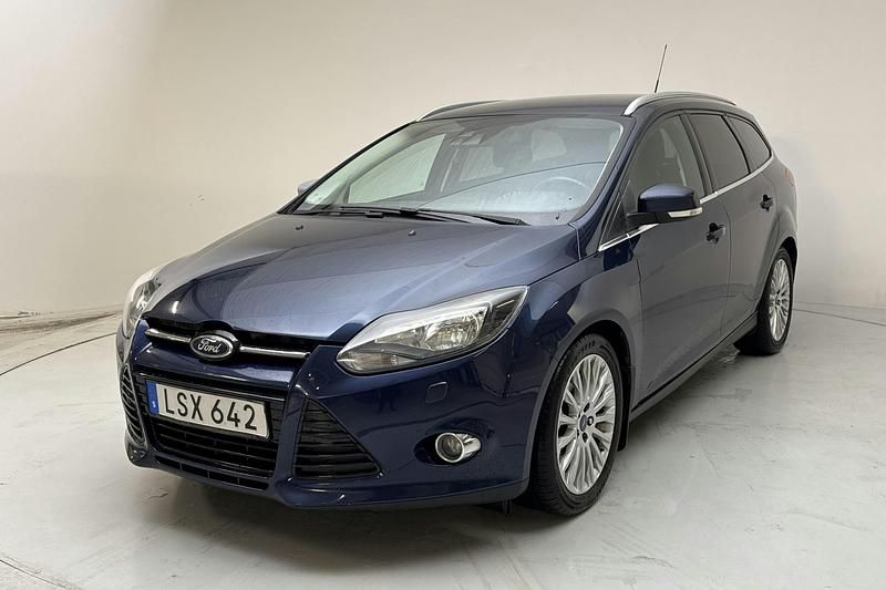 Blå Begagnad 2011 Ford Focus Titanium Kombi | 23 000 kr (Superpris) - Bild 1/4