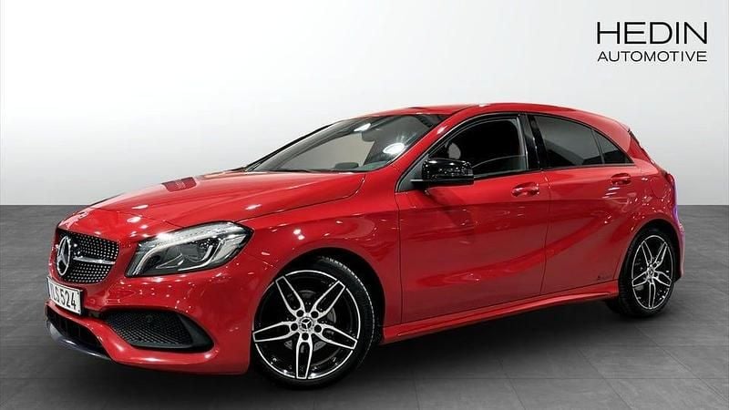 Röd Begagnad 2018 Mercedes A200 Minibuss | 210 000 kr - Bild 1/4