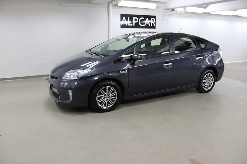 Grå Begagnad 2016 Toyota Prius Halvkombi | 159 900 kr - Bild 1/4