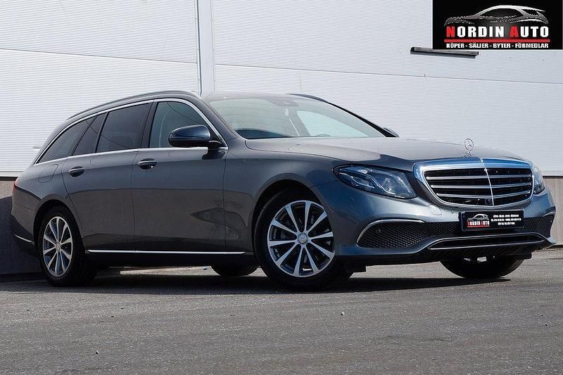 Grå Begagnad 2016 Mercedes E220 Exclusive Kombi | 259 900 kr (Marknadspris) - Bild 1/4