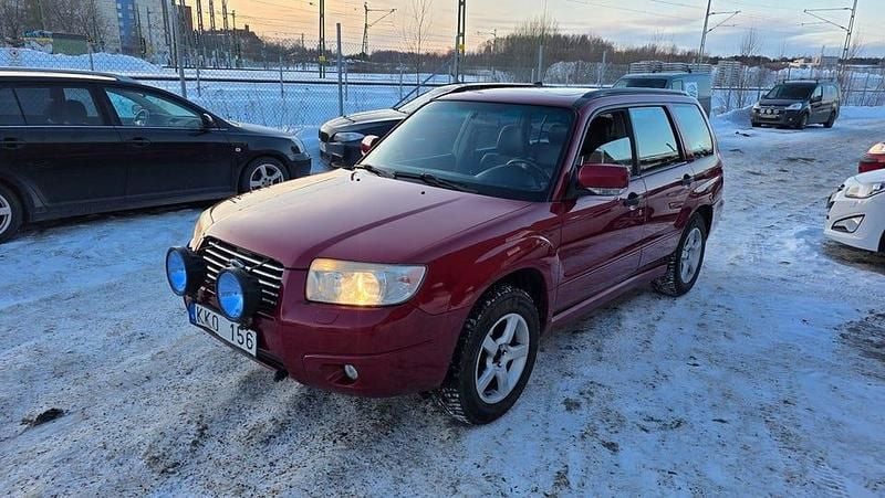 Begagnad Subaru Forester 158 HK (116 kW) 2007 Röd SUV