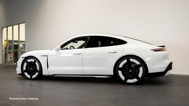 Ny Porsche Taycan 4S 439 kW (598 HK) 2025 Vit Sedan