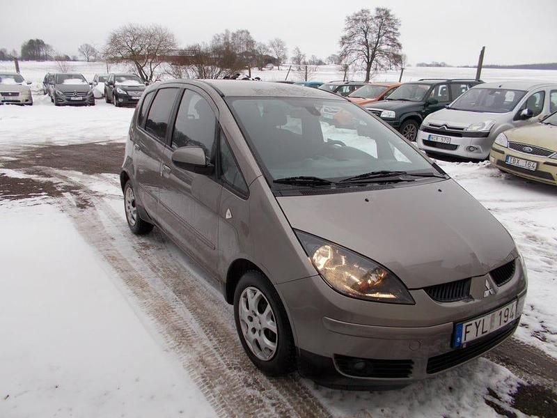 Begagnad Mitsubishi Colt 95 HK (69 kW) 2007 Okänd Halvkombi
