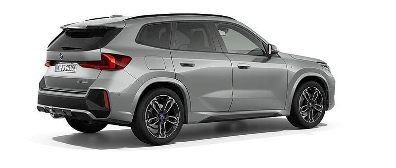 Grå Ny 2025 BMW X1 Comfort Edition SUV | 641 200 kr - Bild 1/2