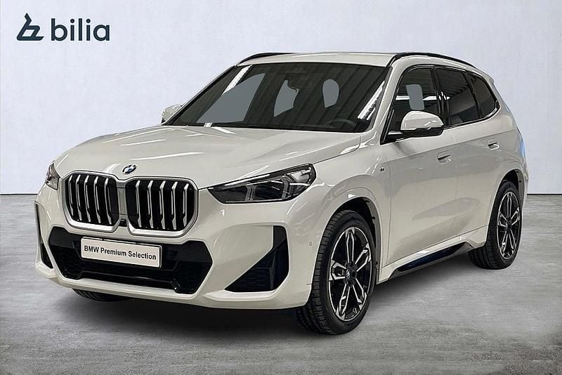 Vit Begagnad 2025 BMW X1 M Sport SUV | 469 900 kr (Lite dyr) - Bild 1/4