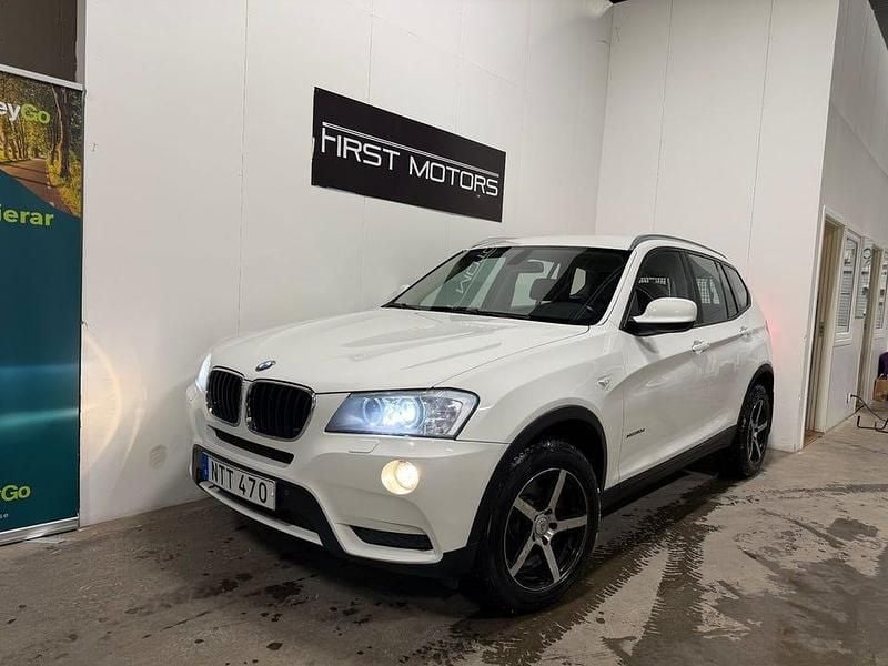 Vit Begagnad 2011 BMW X3 SUV | 99 900 kr (Marknadspris) - Bild 1/4