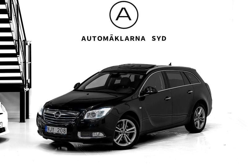 Svart Begagnad 2013 Opel Insignia Cosmo Kombi | 69 900 kr (Marknadspris) - Bild 1/4