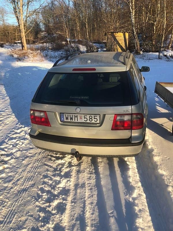 Begagnad Saab 9-5 185 HK (136 kW) 2005 Greengrayyellow metallic Kombi