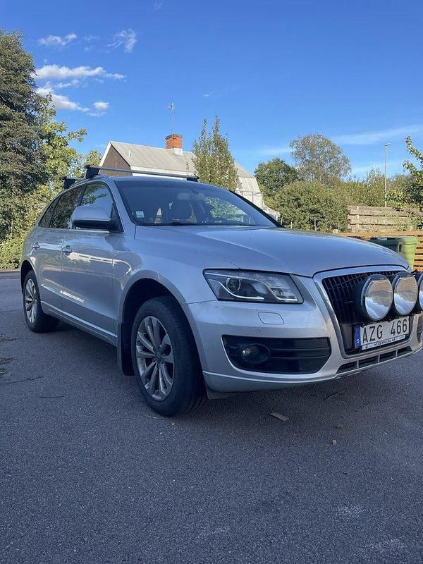 Silver Begagnad 2012 Audi Q5 SUV | 99 000 kr (Lite dyr) - Bild 1/4