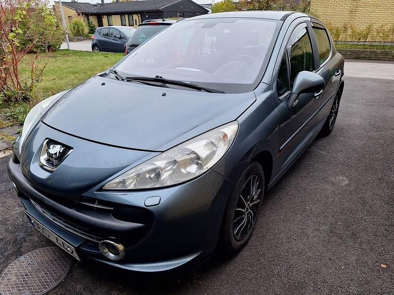 Begagnad Peugeot 207 120 HK (88 kW) 2007 Halvkombi
