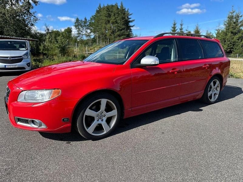 Röd Begagnad 2011 Volvo V70 R-Design Kombi | 52 500 kr (Bra pris) - Bild 1/4