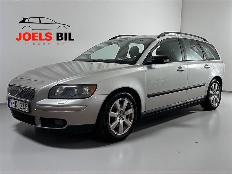 Ljusgrå Begagnad 2004 Volvo V50 Kinetic Kombi | 54 900 kr (Lite dyr) - Bild 1/4