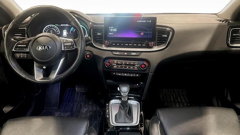Begagnad Kia Ceed Sportswagon Advance 105 HK (77 kW) 2021 Röd Kombi