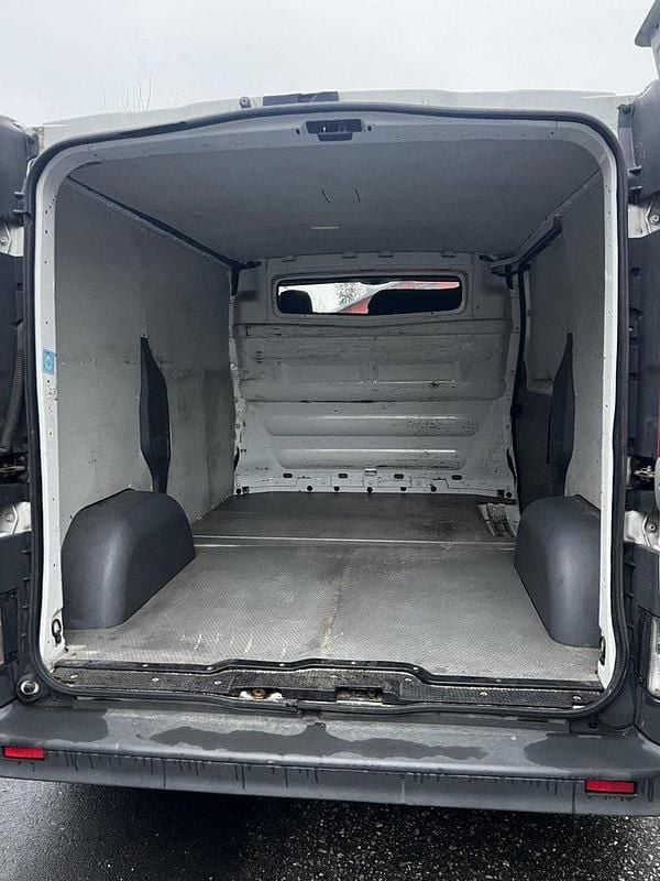 Vit Begagnad 2014 Renault Trafic Van | 62 000 kr (Marknadspris) - Bild 1/4