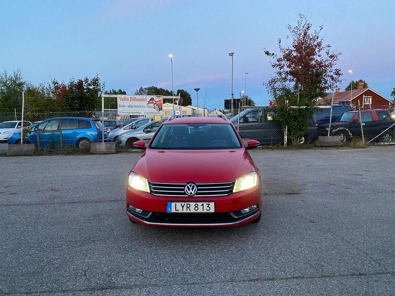 Röd Begagnad 2011 VW Passat GT Kombi | 64 900 kr - Bild 1/4