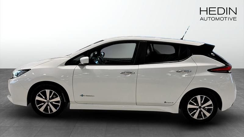 Begagnad Nissan Leaf Acenta 80 kW (109 HK) 2019 Svart Halvkombi