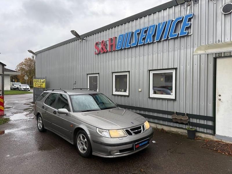 Ljusgrå Begagnad 2001 Saab 9-5 Vector Kombi | 10 900 kr (Marknadspris) - Bild 1/4