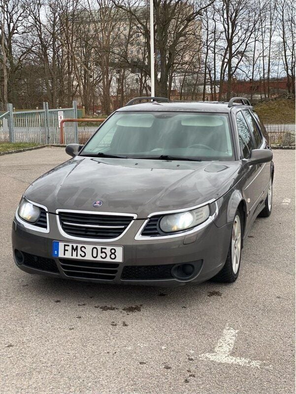 Brun Begagnad 2007 Saab 9-5 Linear Kombi | 25 800 kr (Marknadspris) - Bild 1/4