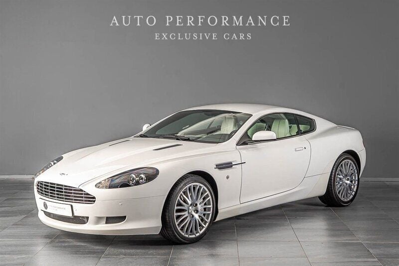 Vit Begagnad 2008 Aston Martin DB9 Sportkupé | 829 900 kr - Bild 1/4