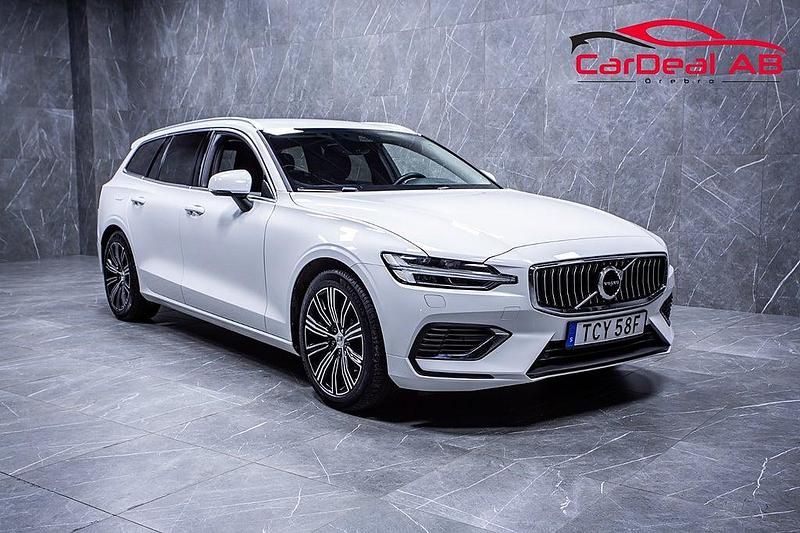 Vit Begagnad 2022 Volvo V60 Kombi | 318 800 kr (Marknadspris) - Bild 1/4