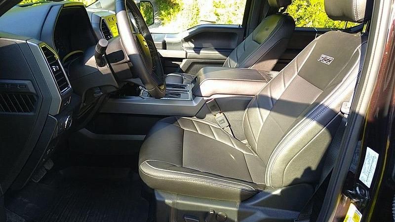 Begagnad Ford F-150 XLT 375 HK (275 kW) 2020 Rödbrun Pickup