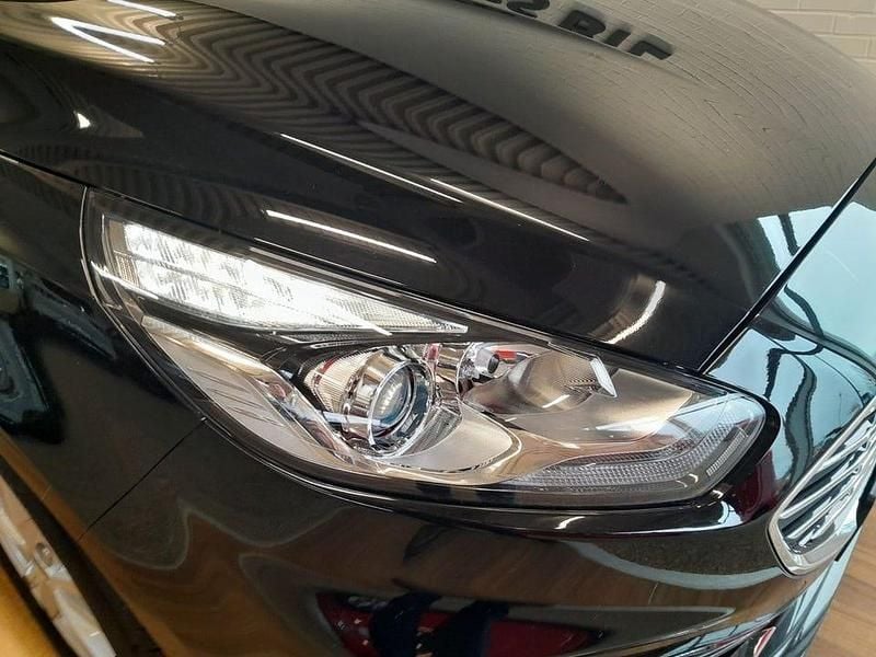 Begagnad Ford S-MAX Titanium 191 HK (140 kW) 2022 Svart Minibuss