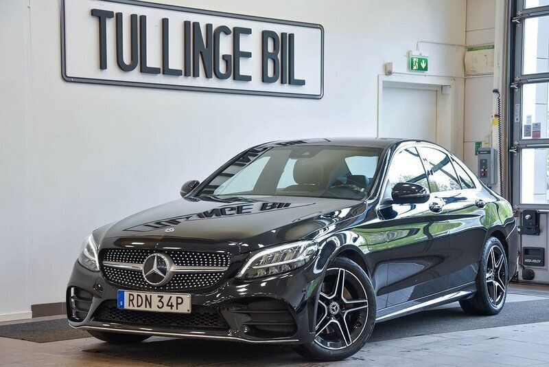 Svart Begagnad 2019 Mercedes C200 AMG Sedan | 269 900 kr (Marknadspris) - Bild 1/4
