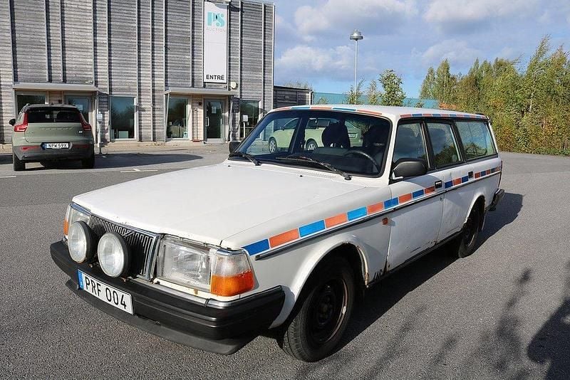 Vit Begagnad 1993 Volvo 245 Kombi | 11 200 kr - Bild 1/4