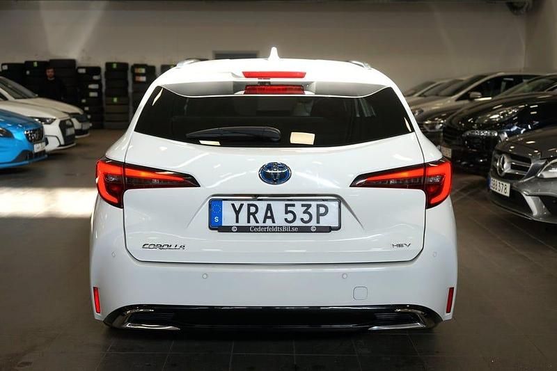 Begagnad Toyota Corolla 140 HK (102 kW) 2024 Vit Kombi