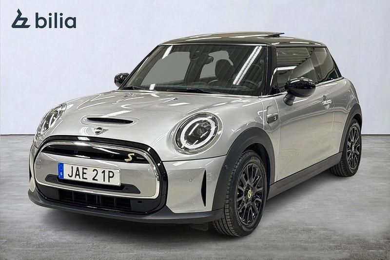 Silver Begagnad 2023 Mini Cooper Halvkombi | 229 900 kr (Marknadspris) - Bild 1/3