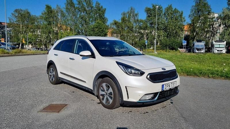 Vit Begagnad 2019 Kia Niro Advance SUV | 165 000 kr (Bra pris) - Bild 1/4