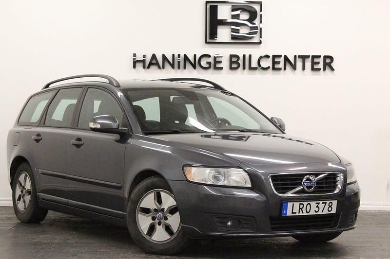 Begagnad Volvo V50 Momentum 116 HK (85 kW) 2011 Grå Kombi