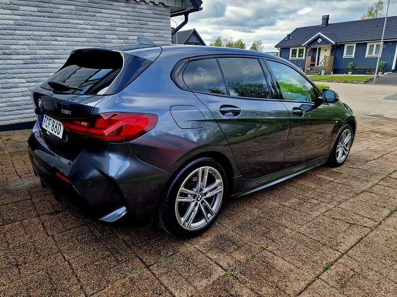 Begagnad BMW 118 M Sport 140 HK (102 kW) 2020 Mineralgrå metallic Halvkombi