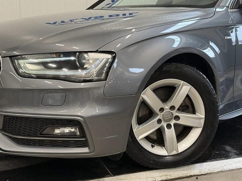 Begagnad Audi A4 S-Line 177 HK (130 kW) 2014 Grå Kombi