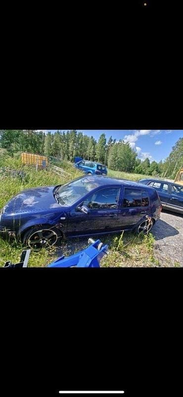 Blå Begagnad 2003 VW Golf IV Halvkombi | 7 000 kr (Superpris) - Bild 1/1