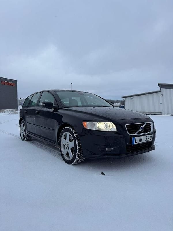 Begagnad Volvo V50 Summum 230 HK (169 kW) 2008 Svart metallic Kombi
