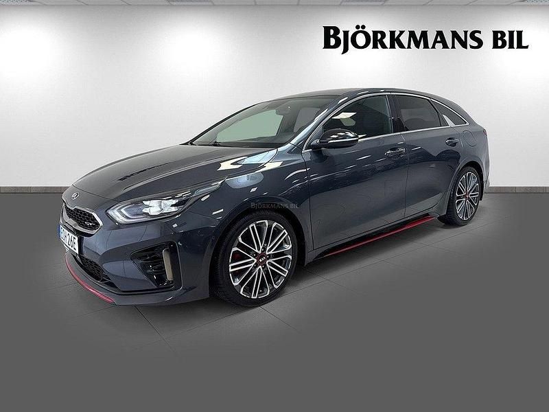 Grå Begagnad 2019 Kia ProCeed GT 2 Halvkombi | 209 000 kr (Marknadspris) - Bild 1/4