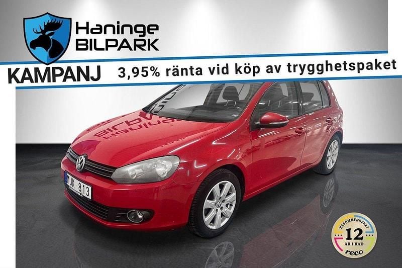 Röd Begagnad 2013 VW Golf Halvkombi | 69 900 kr - Bild 1/2