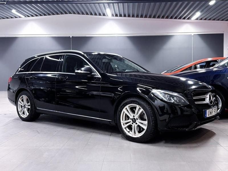 Svart Begagnad 2015 Mercedes C250 Kombi | 169 900 kr (Bra pris) - Bild 1/3