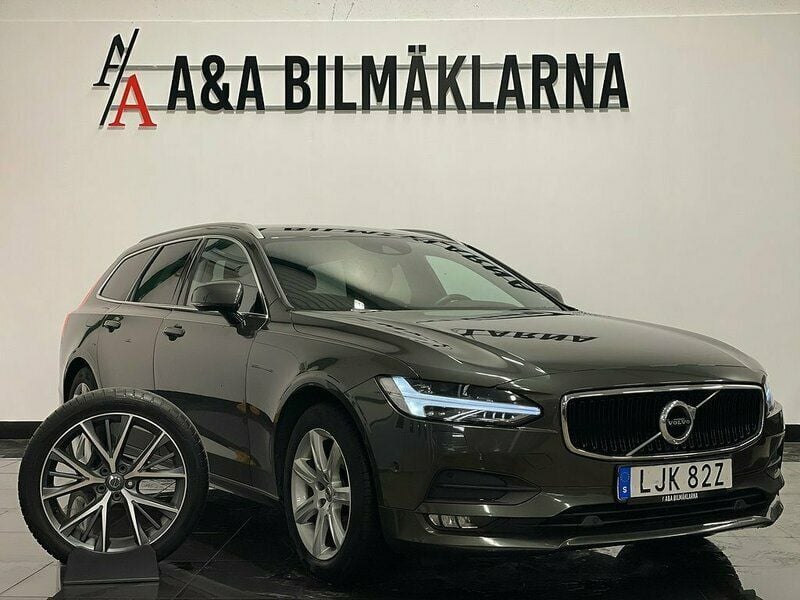 Mörkgrå (grå) Begagnad 2019 Volvo V90 Momentum Kombi | 259 900 kr (Marknadspris) - Bild 1/4
