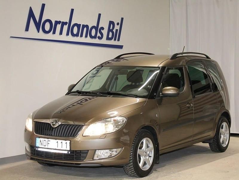 Matobrun metallic Begagnad 2013 Skoda Roomster Minibuss | 71 900 kr (Lite dyr) - Bild 1/4